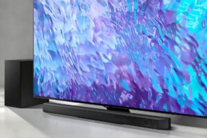 Samsung Soundbar HW-Q600C: experiência sonora elevada na sua televisão. Sinta-se no estádio ou cinema